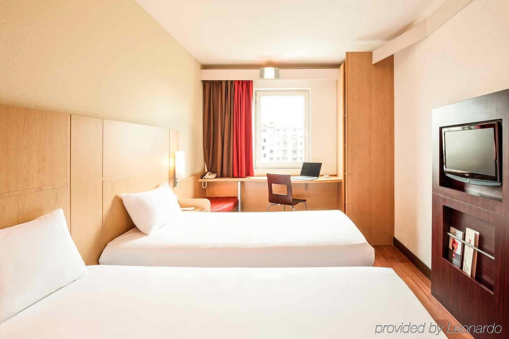 Готель Ibis Wuxi Hi Tech Екстер'єр фото